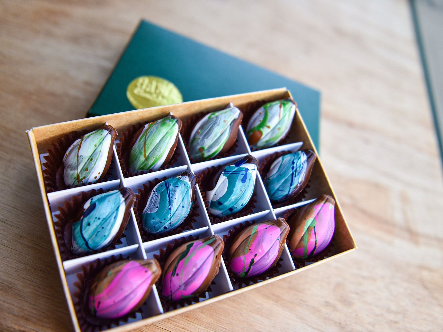 12 piece signature box